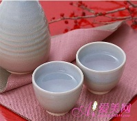  假酒会导致失明 专家教你辩真假 