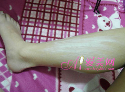  四天快速瘦腿法！刮痧+按摩穴位 双腿消水肿 