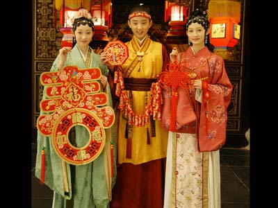 红楼养生方法之七：春天最适合梳头养生。