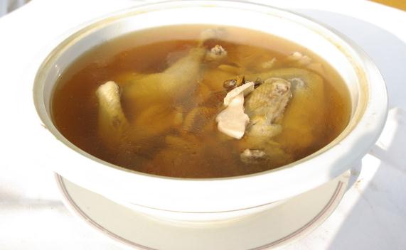 鸡肉和鸡汤 哪个营养价值更高