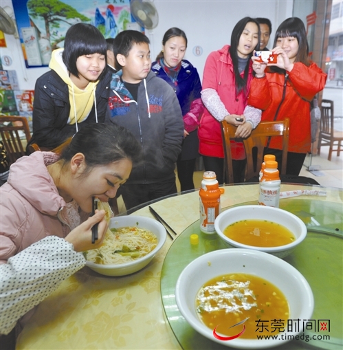 食欲亢进要警惕 吃得多饿得快可能由于胃有热