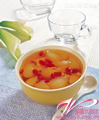 老口干舌燥吃点枸杞：春夏蒸熟嚼 秋冬泡水喝