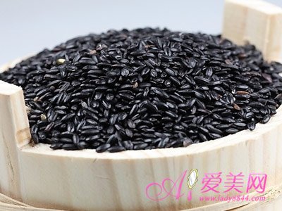 小米粒有大营养：黑米滋阴补肾 糯米排毒效果好