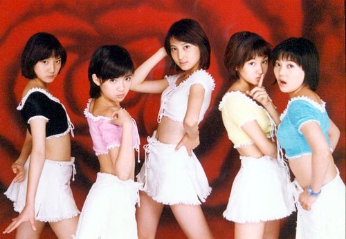 青春期女孩多因害羞 致使含胸驼背使脊柱侧弯