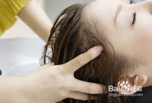 头发护理存在5大误区 勤洗头能延缓脱发危机