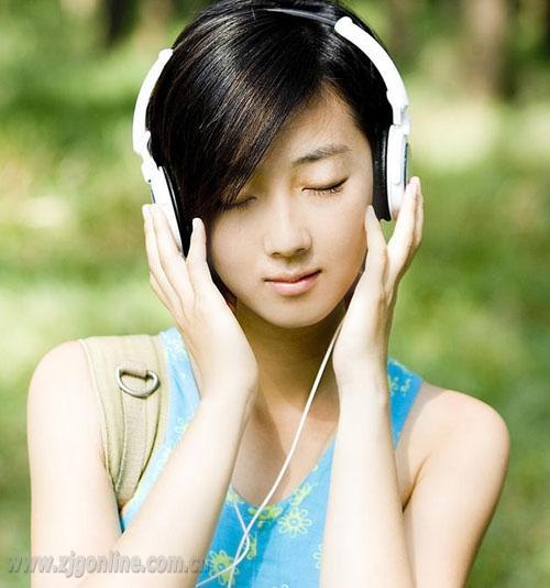 身体13个衰老信号:男性声音变尖 睡醒感觉头痛